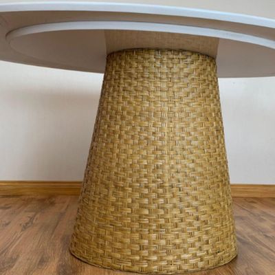Mesa De Jantar Cone Oval 160x90 Cm Tampo Laca Branca Base Fibra Natural Cor Marrom
