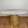 Mesa De Jantar Cone Oval 160x90 Cm Tampo Laca Branca Base Fibra Natural Cor Marrom