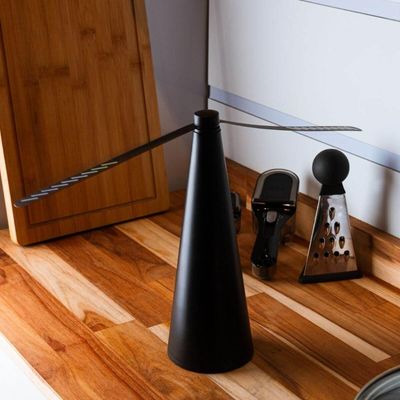 Kit 2 Ventiladores de Mesa Repelente Mosquito Moscas 26x9cm a Pilha Lyor Plástico Preto