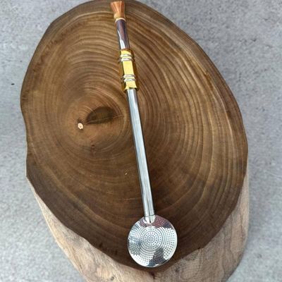 Bomba de Chimarrão Mil Furos 25cm Inox Anel Sextavado Com Rosca Bojo Banho de Ouro Escovinha