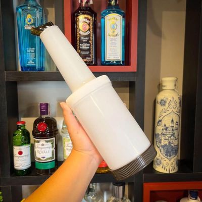 Garrafa Store'n Pour 1000ml Marrom Armazenar e Servir Sucos Bares Restaurantes