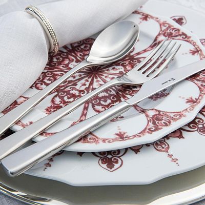 Faqueiro em aço inox Saint James New Silhouette 130 Peças: Design e modernidade para a sua mesa