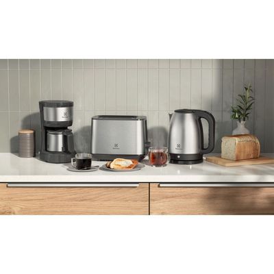 Cafeteira Elétrica Electrolux 15 Xícaras Efficient com Jarra Inox (ECM12) 127V