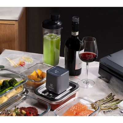 Conjunto de seladora, potes de vidro, sacos e rolhas para fechamento a vácuo Electrolux Não se aplica