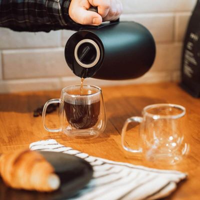 Bule Térmico Exata Tramontina 500ml Garrafa de Café Chá Preto e Bege Pequena