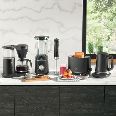 Torradeira Elétrica Electrolux Inox Preta Expert com 7 Níveis de Tostagem (TOP70) 127V