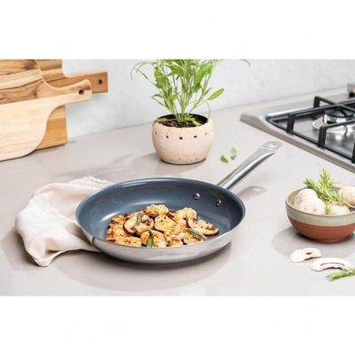 Frigideira Tramontina Rasa Professional Em Aço Inox E Revestimento Cerâmico Grafite 30cm