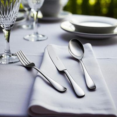Faqueiro em aço inox Saint James Serenity 130 peças: Elegância e durabilidade para a sua mesa