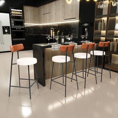 Kit 04 Banquetas Baixa Cozinha Sala Jantar Milão L02 Couríssimo Camel Linho Cru  - Lyam Decor