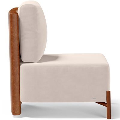 Poltrona Decorativa Sala de Estar Living Pés Madeira Hungria L02 Couríssimo Camel Suede Bege - Lyam