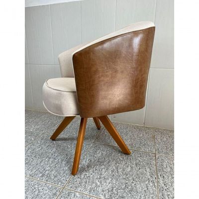 Poltrona Julia Giratoria Com Couro Pes Madeira - Luxo Decor Bege-couro