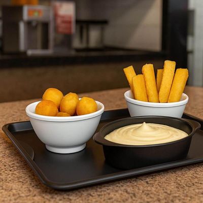 Kit 6 Bandejas Plásticas Preta 48x33cm Servir Coza Uno Restaurante Fast Food