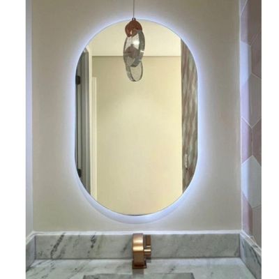 Espelho Brillare Orgânico Oval Grande Com LED 80x50cm Lapidado À Pilha Ou Fonte Branco Frio Pilha