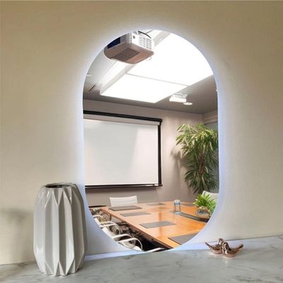 Espelho Brillare Orgânico Oval Grande Com LED 80x50cm Lapidado À Pilha Ou Fonte Branco Frio Pilha