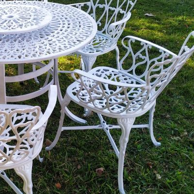 Mesa Giratória De Jardim Com Cadeiras De Alumínio Fundido Viena Branco