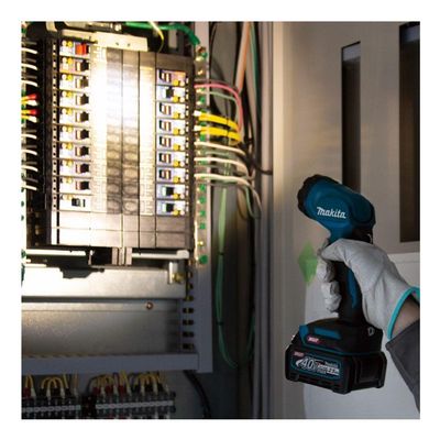 Lanterna De Led 40v Sem Bateria Sem Carregador Ml001g Makita