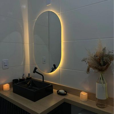 Espelho Brillare Orgânico Oval Grande Com LED 80x50cm Lapidado À Pilha Ou Fonte Branco Quente Fonte