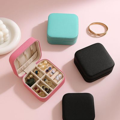 Mini Porta-jóias Em Couro Sintético Preto – Elegância, Segurança E Praticidade Em Qualquer Lugar