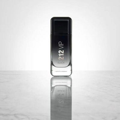 Carolina Herrera 212 Vip Black Eau De Parfum - Perfume Masculino 100ml