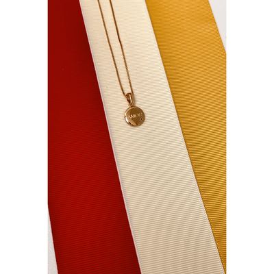 Colar pingente Amor com ponto de luz banhado ouro semijoia