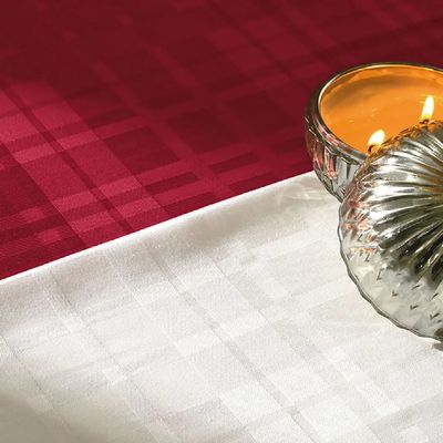 Toalha Mesa Retangular 180x320cm Tartan Vermelha Karsten
