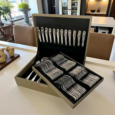 Faqueiro em prata com estojo Saint James Windsor 101 peças: Elegância e design atemporal para sua mesa