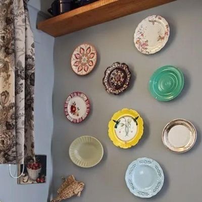 Suporte Gancho Mola Dourada Prato Decorativo Parede Pendurar Bolo 18 A 30cm