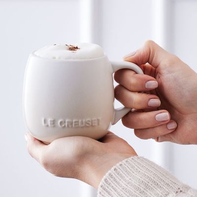CANECA SPHERE LE CREUSET 320ML EM CERÂMICA MERINGUE 60324327160099