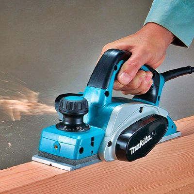 Plaina Elétrica 82mm 3-1-4'' 620W Com Calibrador Faca Guia Chave Soquete Madeira Kp0800 Makita 220V