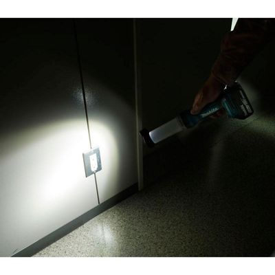 Lanterna Led Porta Usb Sem Carregador Bateria Dml807 Makita