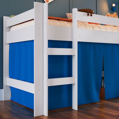 Cama Infantil Elevada com Escorregador Branco e Cortina Azul Completa Móveis