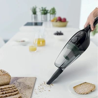 ASPIRADOR DE PÓ ELECTROLUX 1100W 2 EM 1 COM FILTRO HEPA PRETO 127V STK12