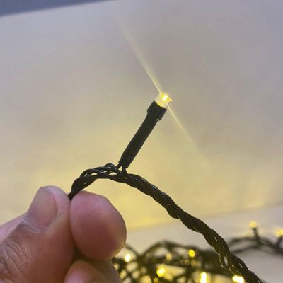 10 Metros De Led Pisca Cordão Com 100 Lampadas Formato Gota Fio Preto Branco Quente