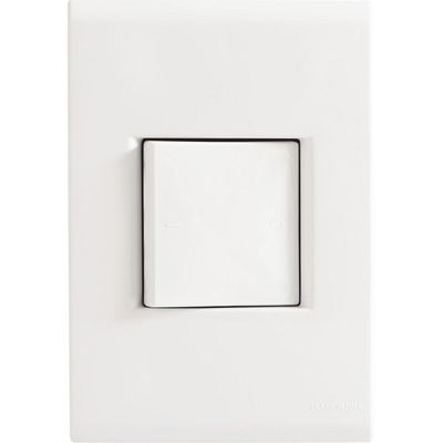 Conjunto 4x2 com 1 Interruptor Bipolar Tramontina Liz 25 A 250 V Branco