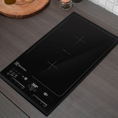 Cooktop 2 Bocas de Indução Electrolux com Unicook e Painel Touch (IC30) 220V