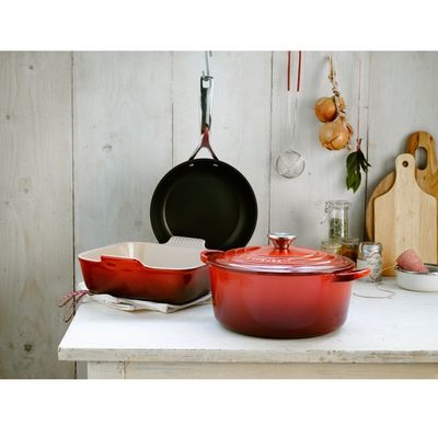 KIT LE CREUSET TRAVESSA RETANGULAR HERITAGE 32CM E LUVA PARA FORNO DE ALGODÃO VERMELHO