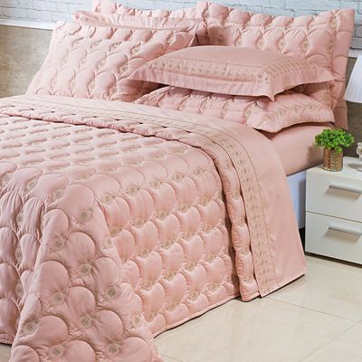 Kit Cobre Leito Colcha Garland Queen 100% Algodão 400 Fios Acetinado Bordado 5 Peças - Rosê e Fendi