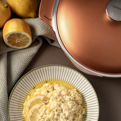 CAÇAROLA TRAMONTINA LYON REDONDA EM ALUMÍNIO FORJADO ANTIADERENTE 24CM 3,7L DOURADO 20960/424