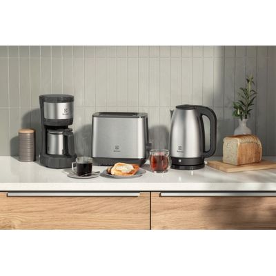 Cafeteira Elétrica Electrolux 30 Xícaras Efficient com Jarra Inox (ECM22) 220V