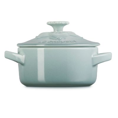 MINI COCOTTE LE CREUSET JARDIN 250ML 10CM EM CERAMICA COM RELEVO SEA SALT 80043257170003