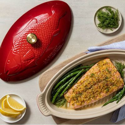 TRAVESSA PARA PEIXE LE CREUSET COM TAMPA 34CM HERITAGE VERMELHO 81065600600350