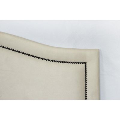 Cabeceira Queen Curva Luxo 160x60 Suede Off White - Tachas Fumê