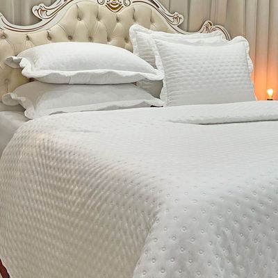 Kit Cobre Leito Colcha Perone Queen Dupla Face Toque de Pluma Micro Percal 300 Fios 3 Peças - Branco