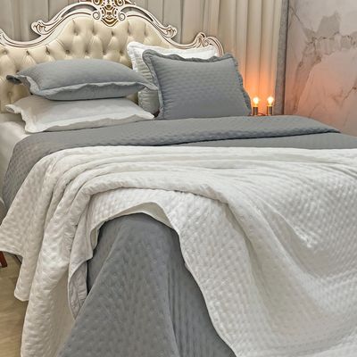 Kit Cobre Leito Colcha Perone Casal Padrão Dupla Face Toque de Pluma Micro Percal 300 Fios 3 Peças - Cinza