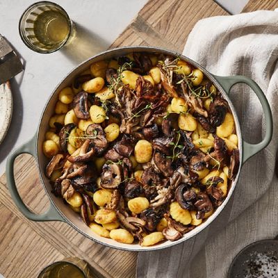 PANELA REDONDA LE CREUSET 20CM SIGNATURE FERRO FUNDIDO THYME PEGADOR DOURADO 21177201734441