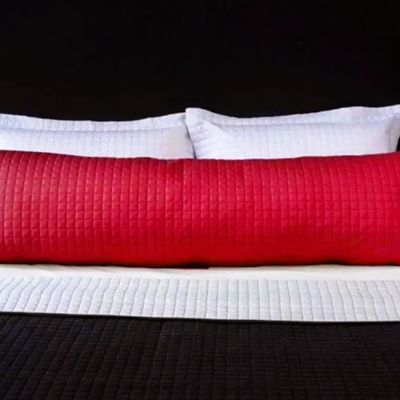 Porta Travesseiro Abraço Plaza 50cmx150cm Vermelho Lavive