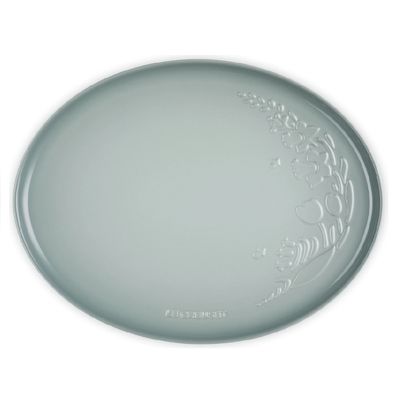 BANDEJA DE SERVIR LE CREUSET JARDIN OVAL 36CM EM CERAMICA COM RELEVO SEA SALT 80044367170003