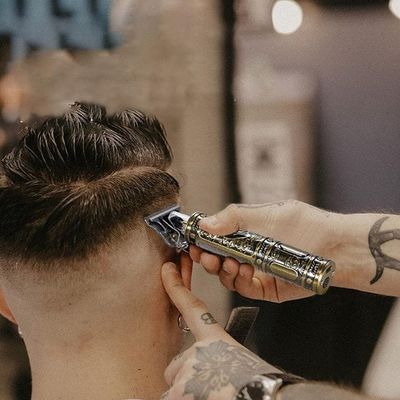 Maquina Dragão Profissional Corta Cabelo Aparar Barbas Pelos Carregamento via USB Único / Dourado