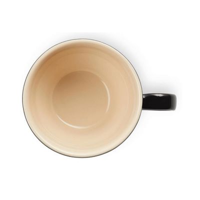 KIT LE CREUSET CHALEIRA TRADICIONAL 1,6L COM APITO E 2 CANECAS BISTRÔ 400ML BLACK ONYX