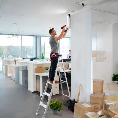 Luminária Lâmpada Emergência 42 LEDs Recarregável Branco - Compacta, Potente e de Longa Duração